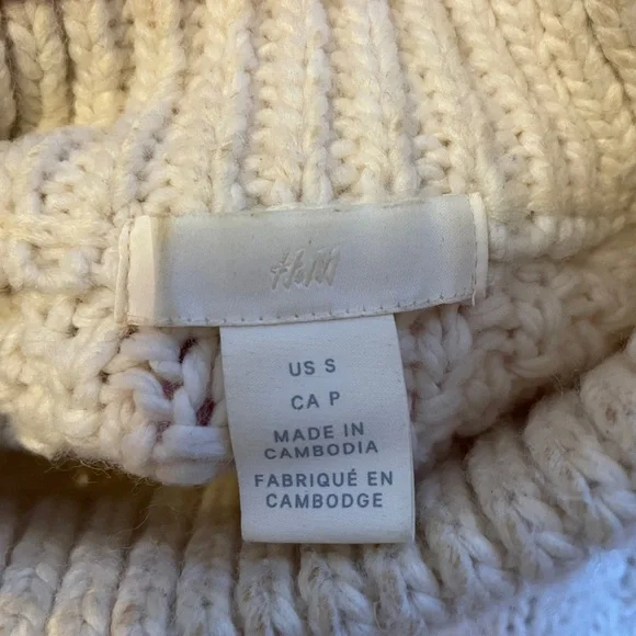 Cozy Cable Knit Sweater - Picture 2 of 5